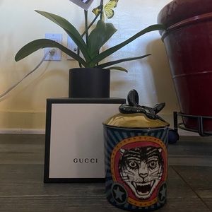 GUCCI CANDLE (NEW)